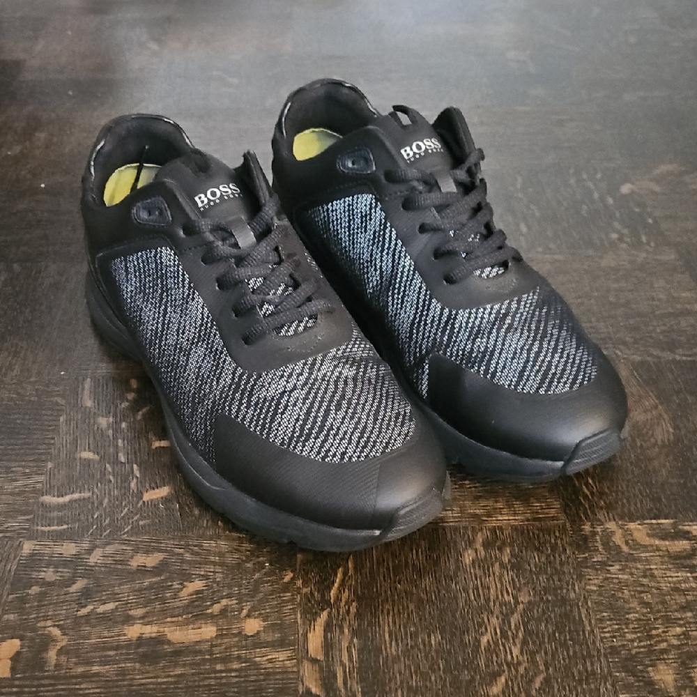 Boss Men's Black and White Sneakers